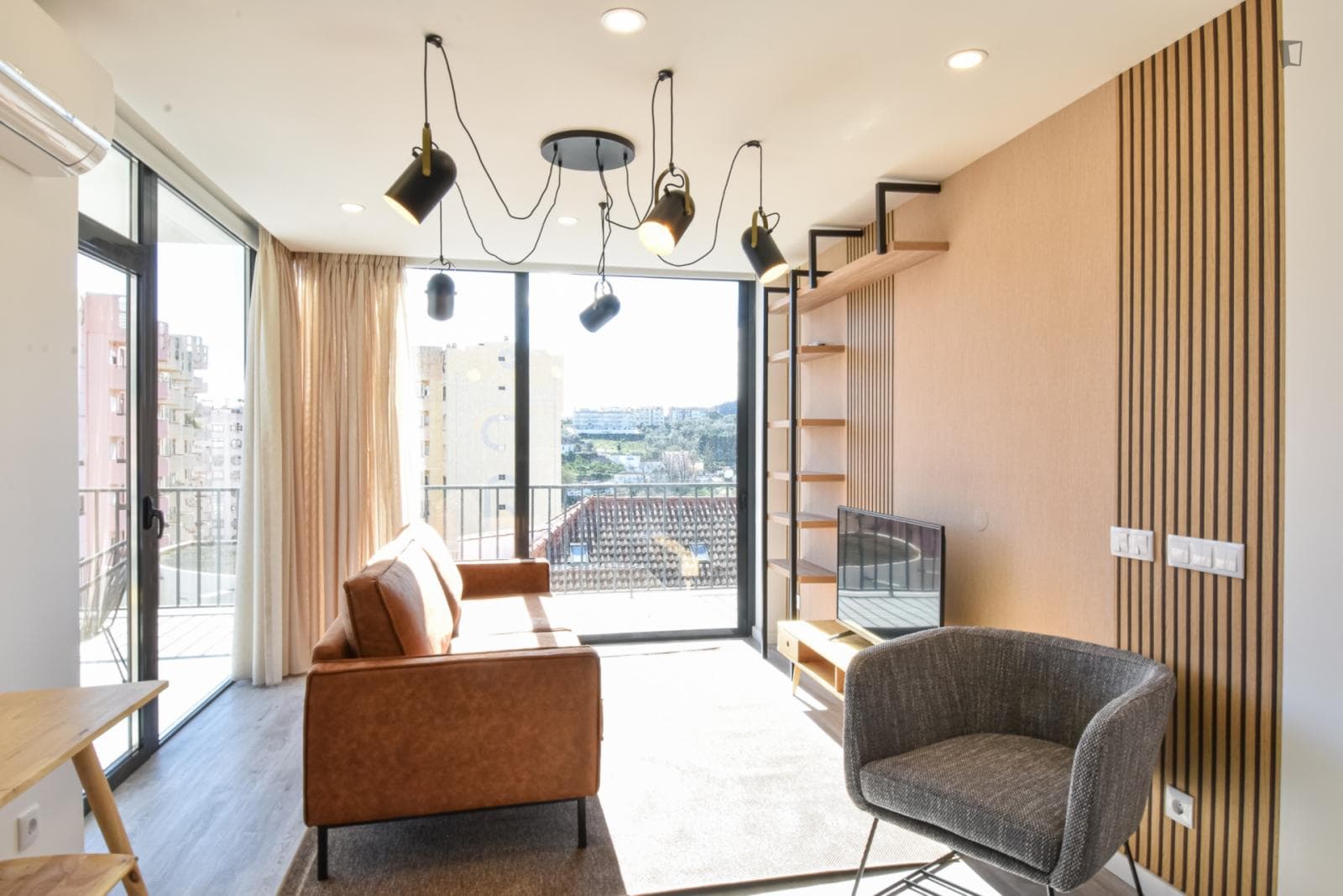 Beautiful 1-bedroom apartment with a terrace, in Penedo da Saudade photo 1