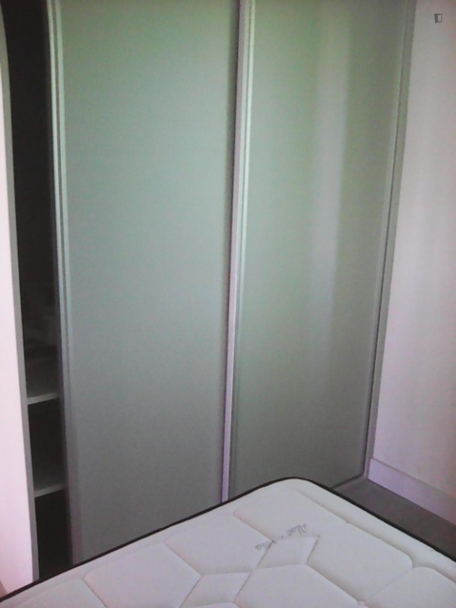 Comfy double bedroom in a 4-bedroom apartment near ESTG photo 1