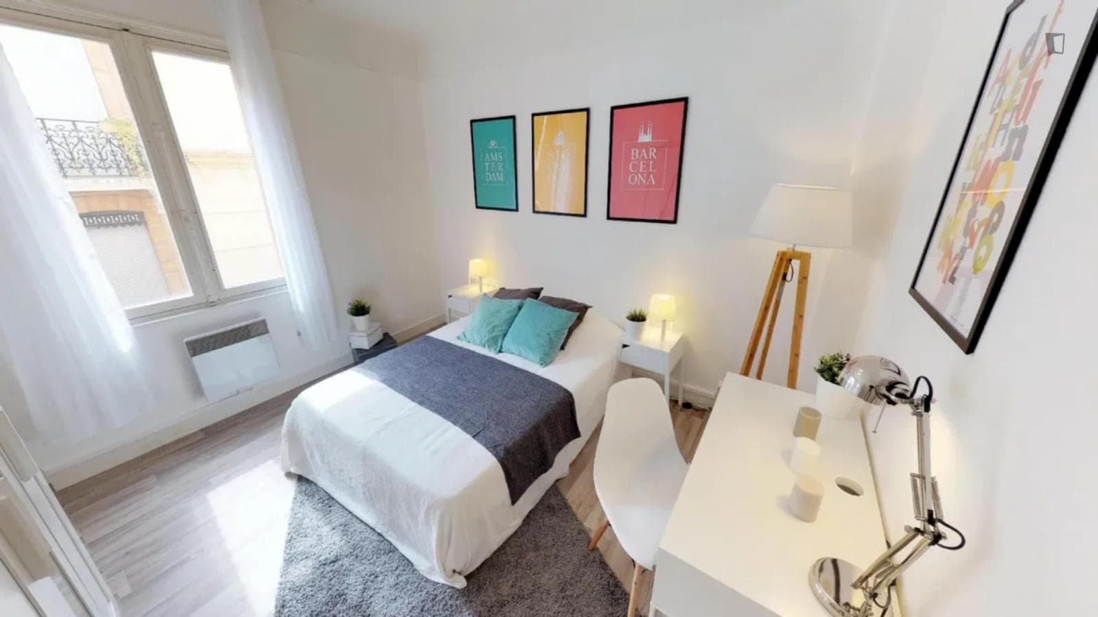 Cosy double bedroom in a 3-bedroom apartment close to Marengo metro station photo 1