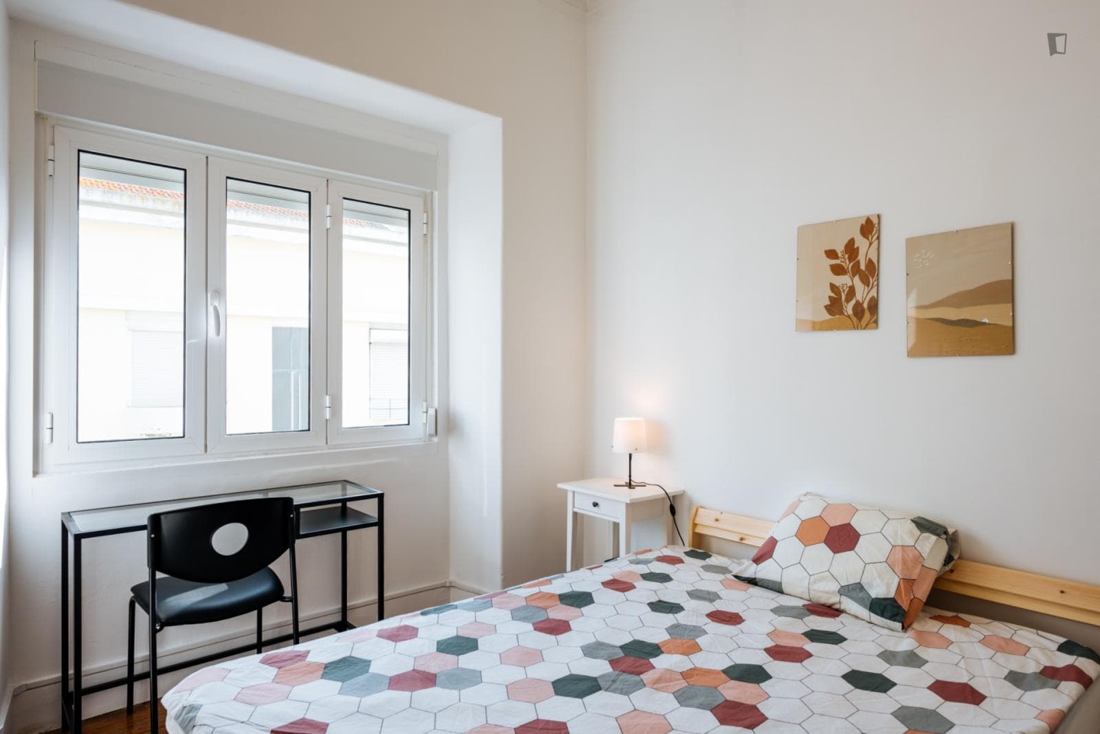 Bright double bedroom not far from Miradouro do Monte Agudo photo 1