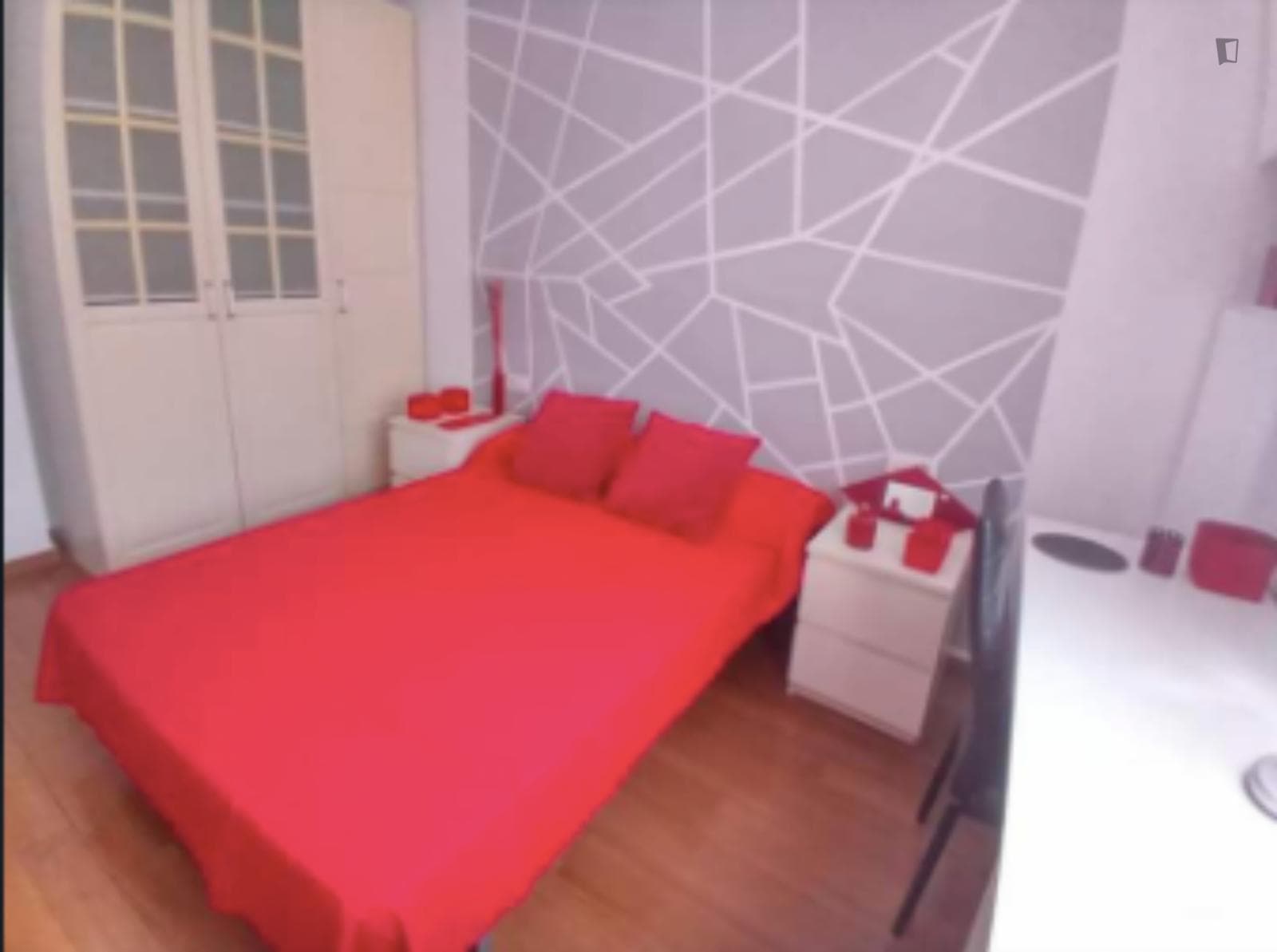 super bright room in the best area of the Carmen neighborhood photo 1