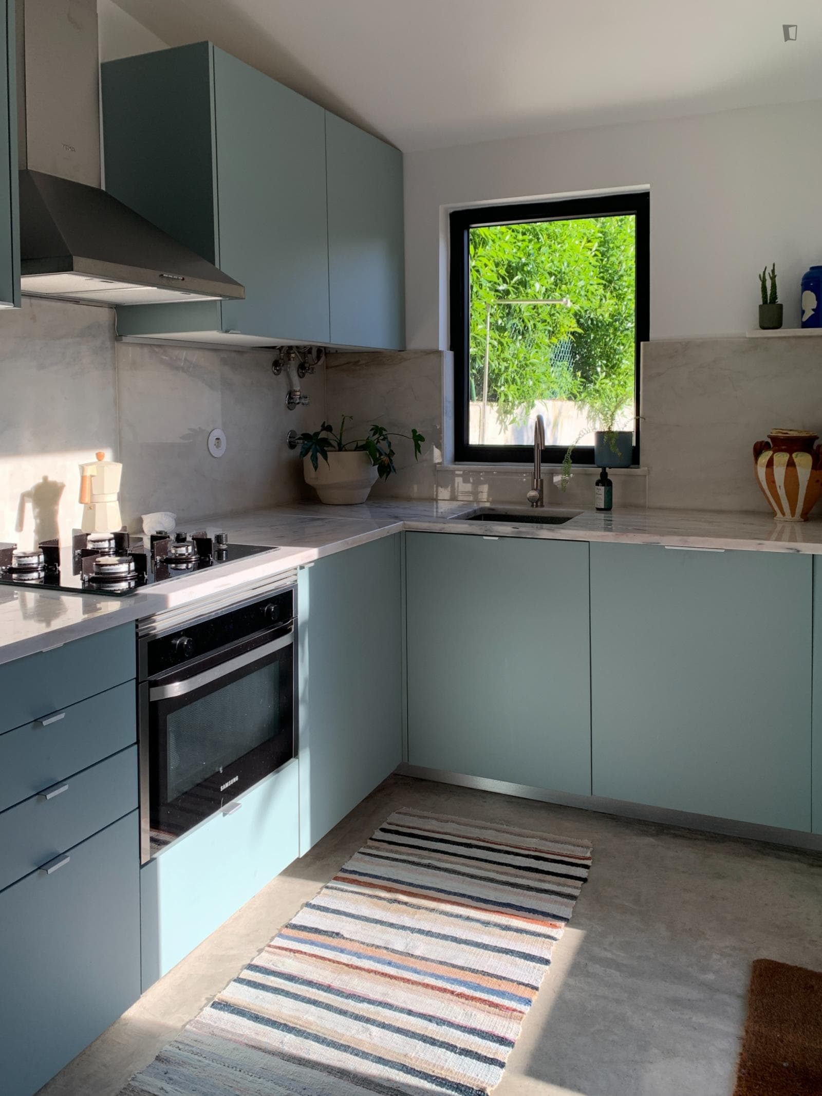 Charming fully renovated apartment with a private garden photo 1