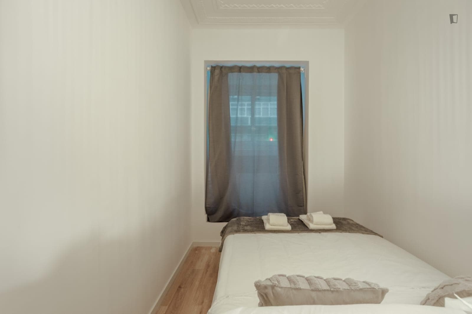 Double bedroom close to Alameda metro station photo 1