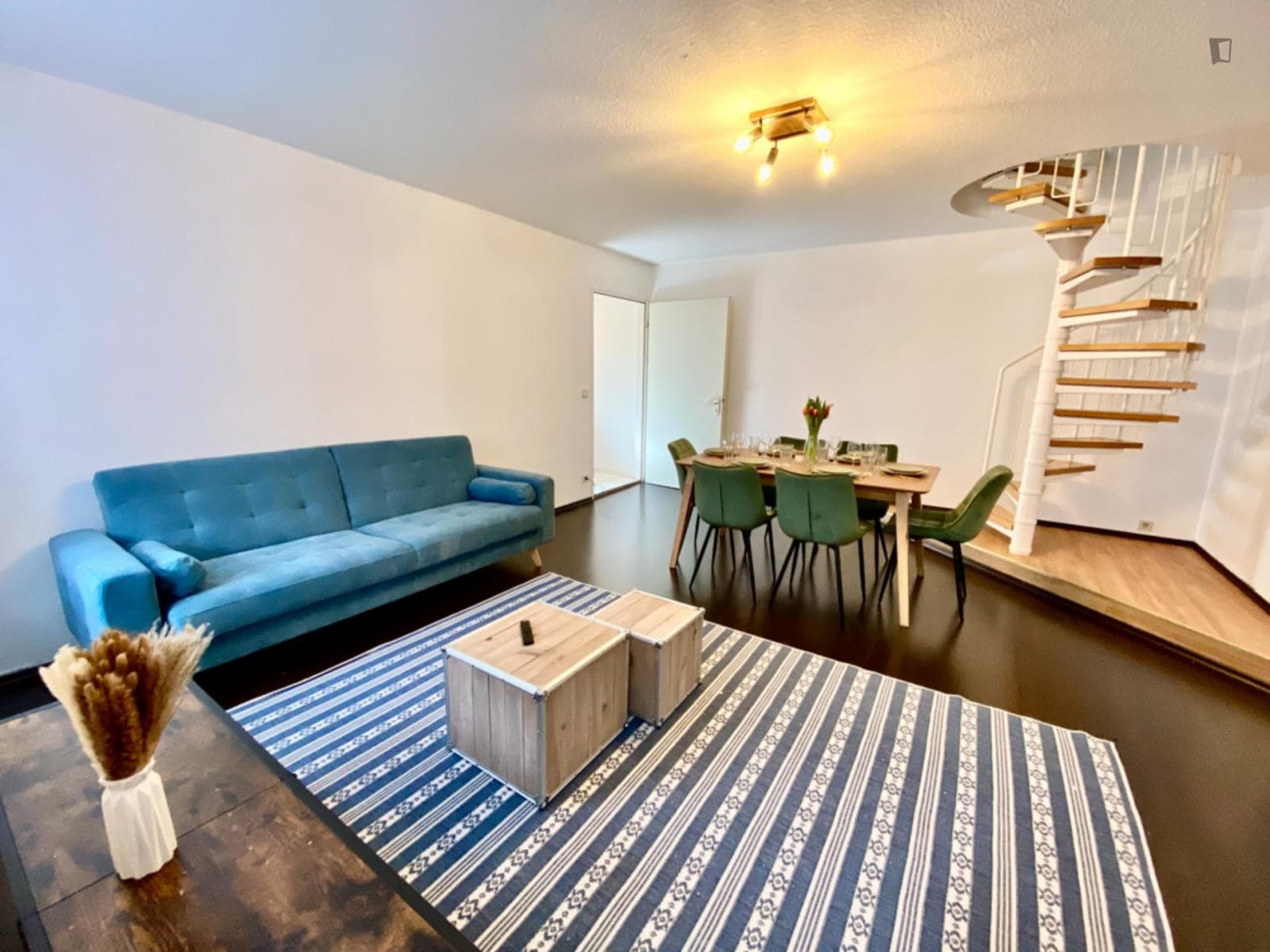 Bright 1-bedroom apartment close to Samariterstraße metro station photo 1