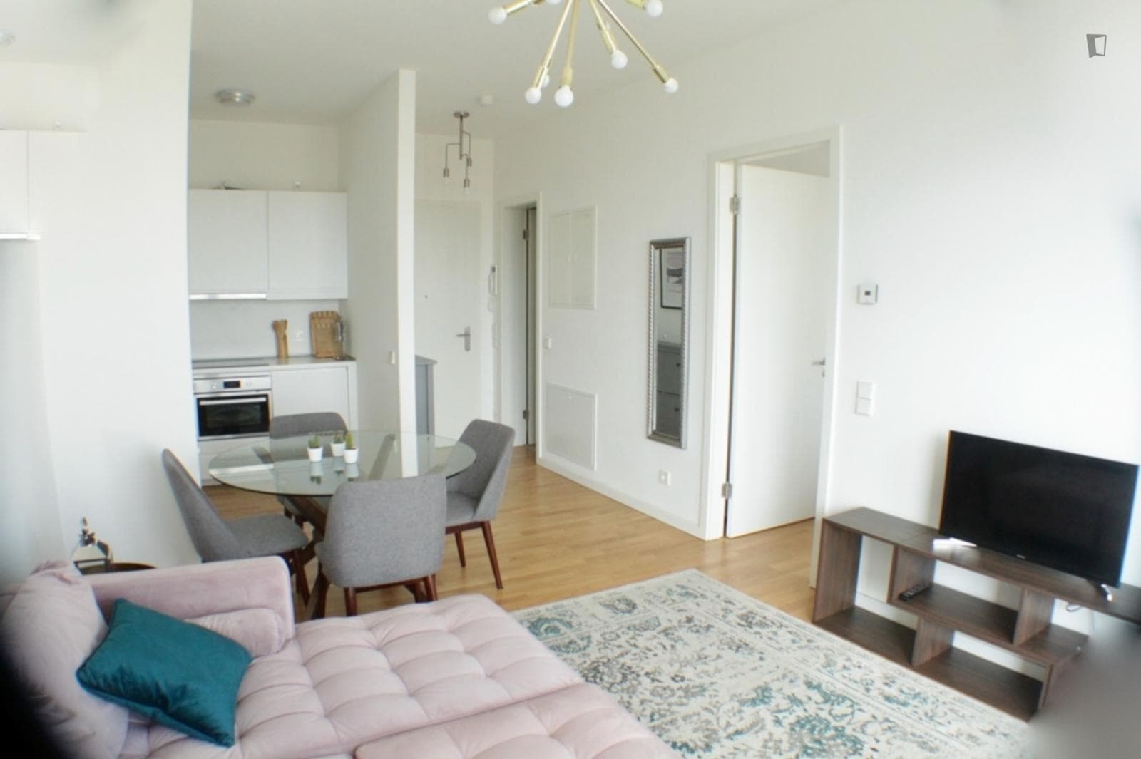 Comfy 1-bedroom apartment close to Potsdamer Platz  photo 1