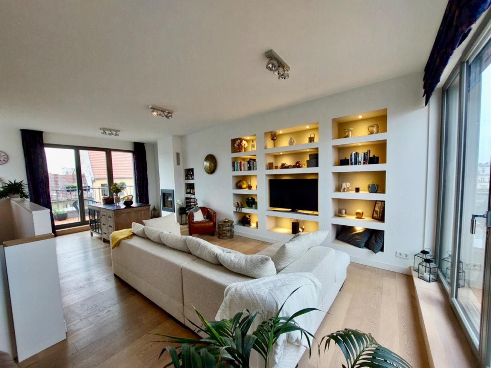 Luxury 3-bedroom penthouse with terraces near the Berlin Exhibition Centre photo 1