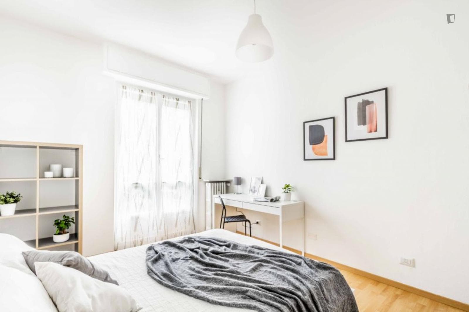 Double bedroom with balcony in a two-bedroom flat near Inganni metro station photo 1