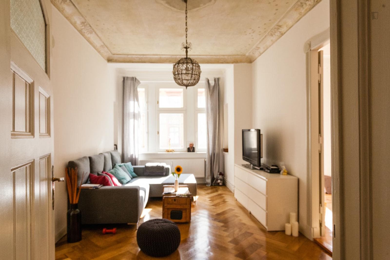 Alluring 1-bedroom apartment close to Schönhauser Allee train station photo 1