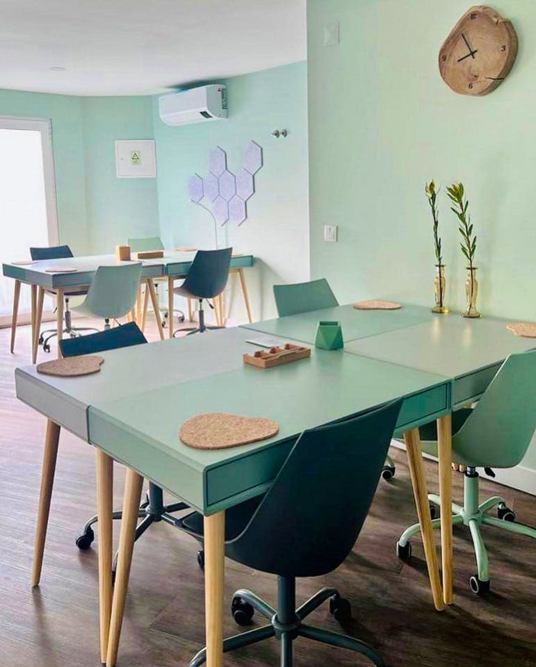 Comfortable Vibrant House w/ Terrace photo 1