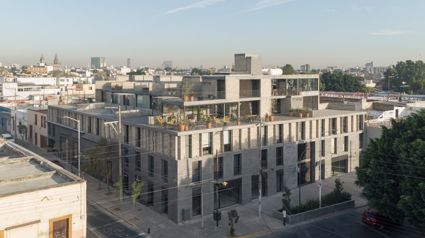 Bright Elegant Building w/ Gym + Coworking photo 1