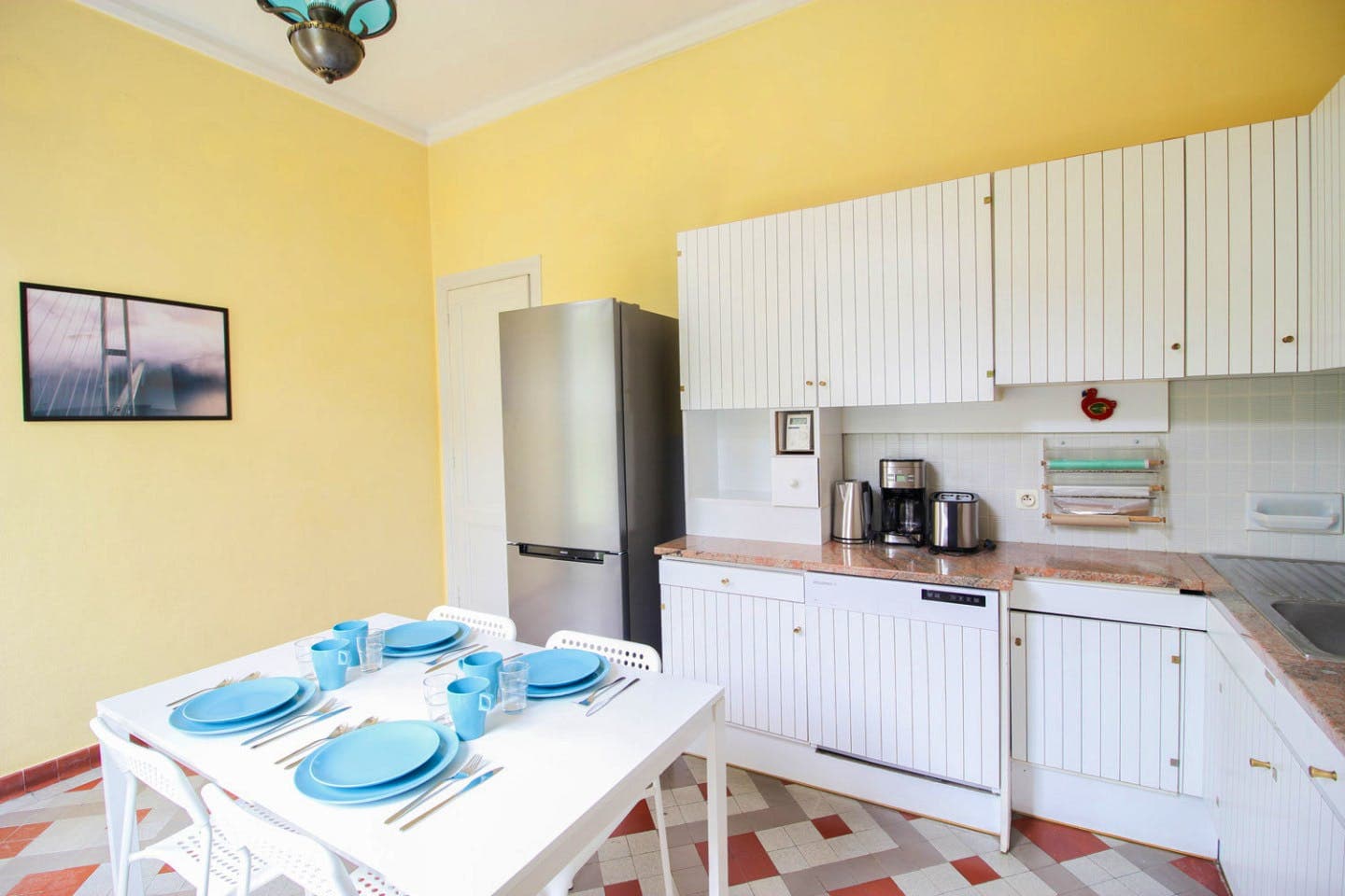 Bright and spacious apartment located near the University of Bordeaux photo 1