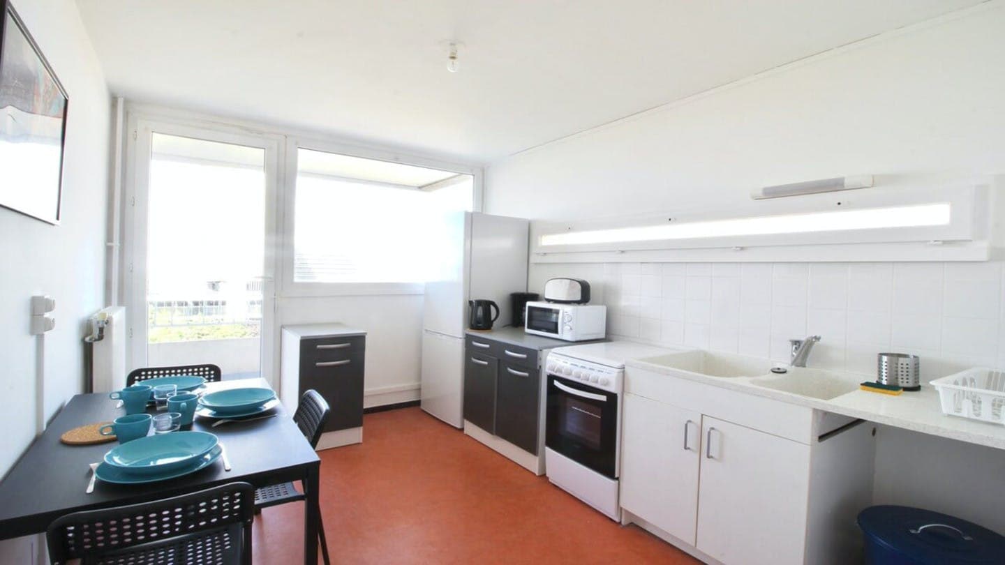 Spacious apartment located near the RER A photo 1