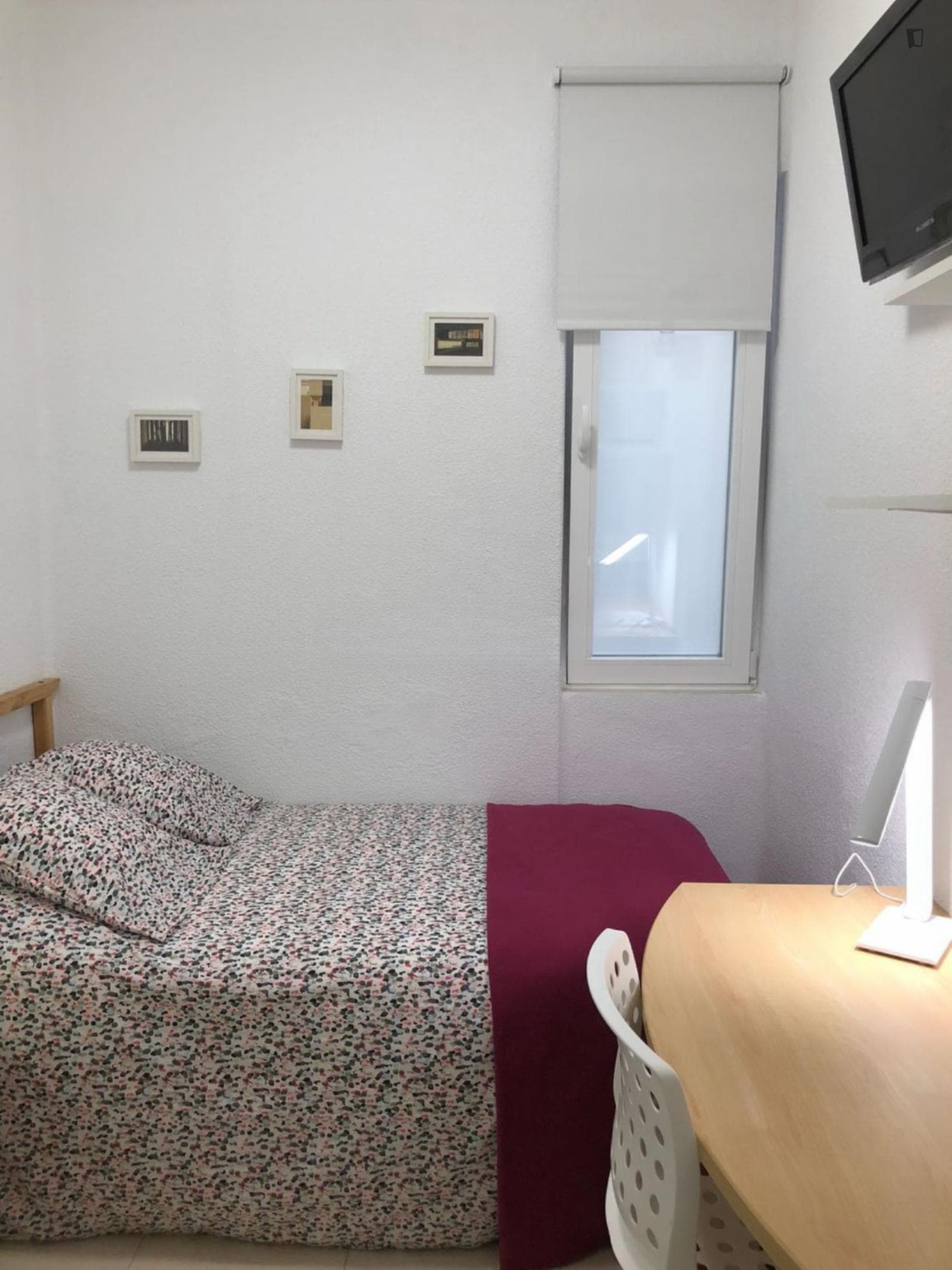 Comfy double bedroom for students close to Universidad de Salamanca photo 1