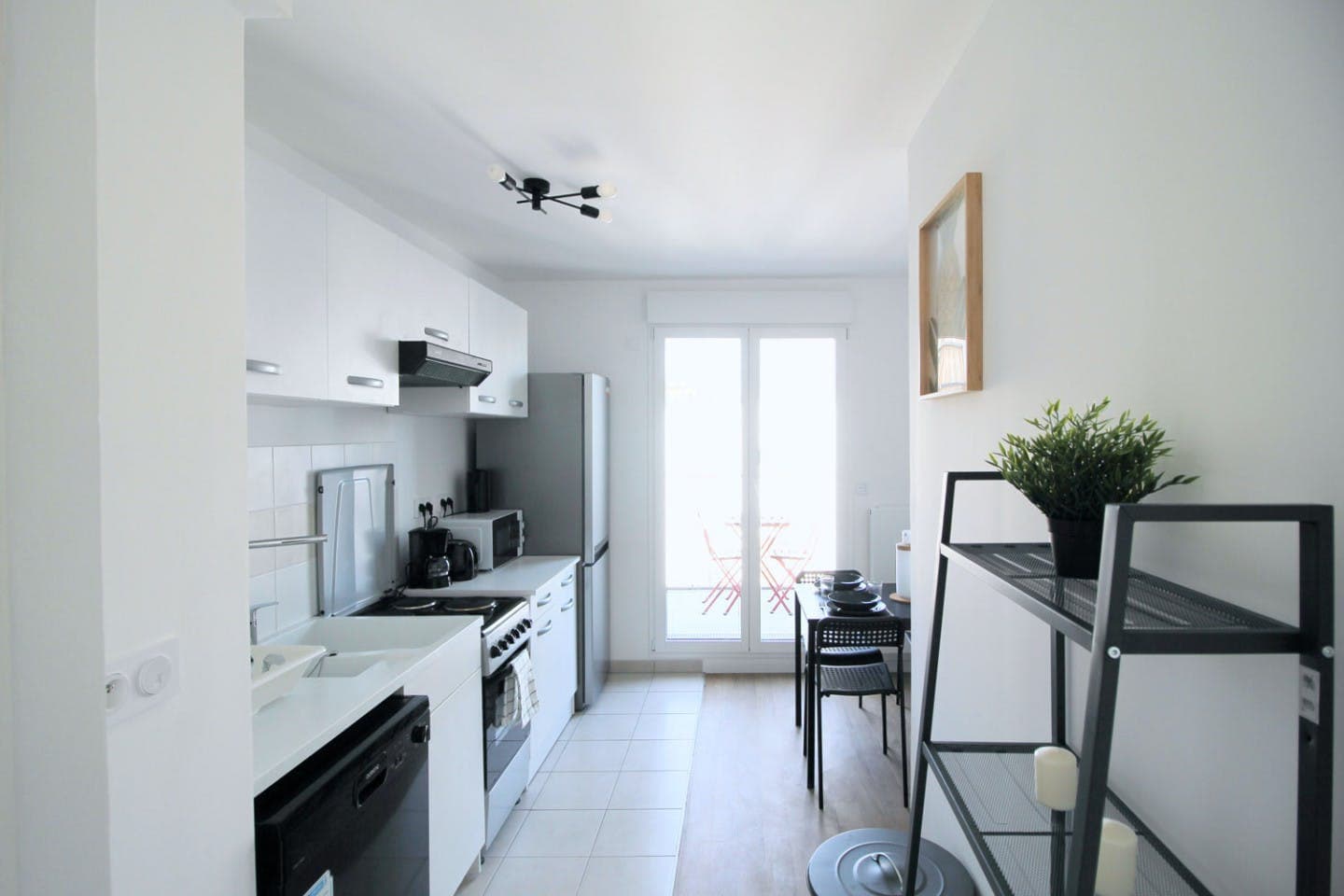 Spacious, bright and new apartment near metro 14 photo 1