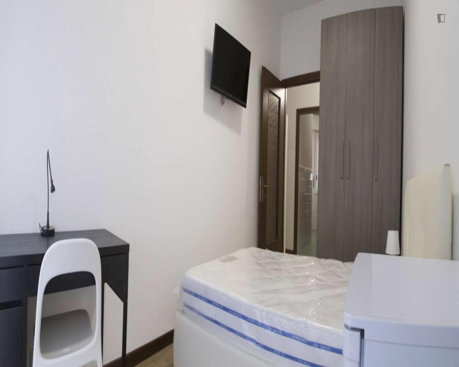 Homely double bedroom near the Pasteur metro photo 1