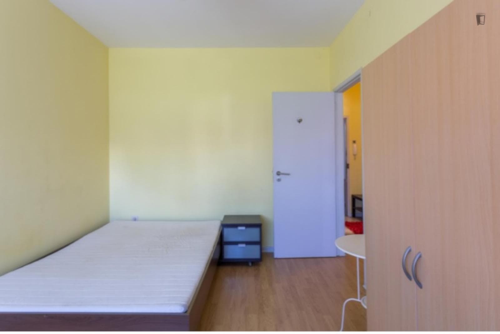 Single bedroom photo 1