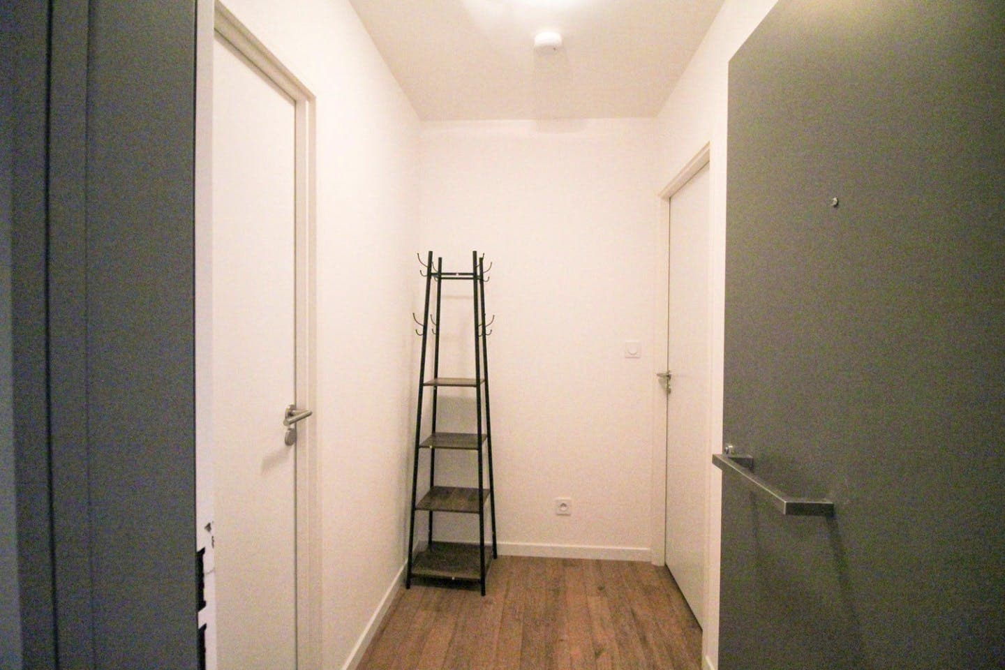 Spacious and bright apartment near metro 14 photo 1