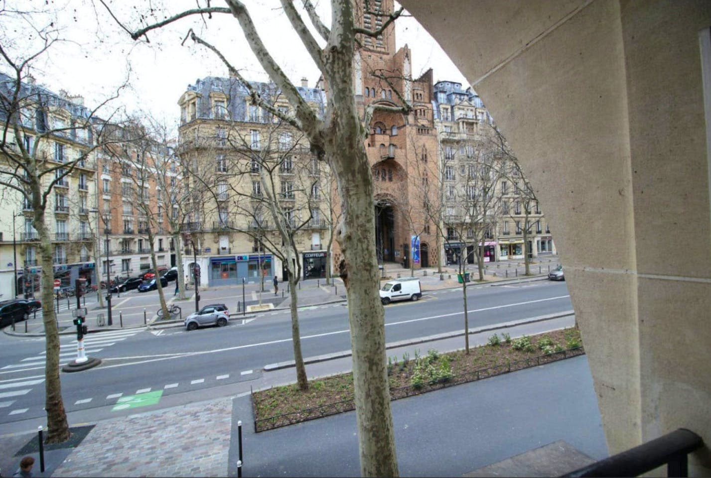 Charming apartment with a beautiful high ceiling located in the 12th district photo 1