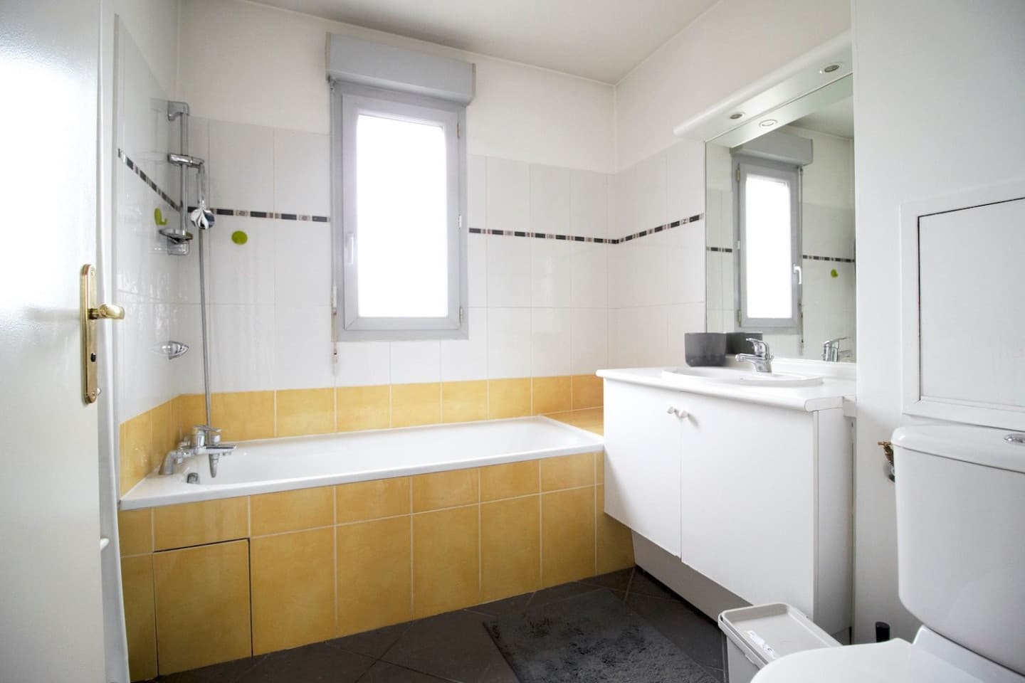 Bright 6 bedroom apartment in the city center of Lyon photo 1