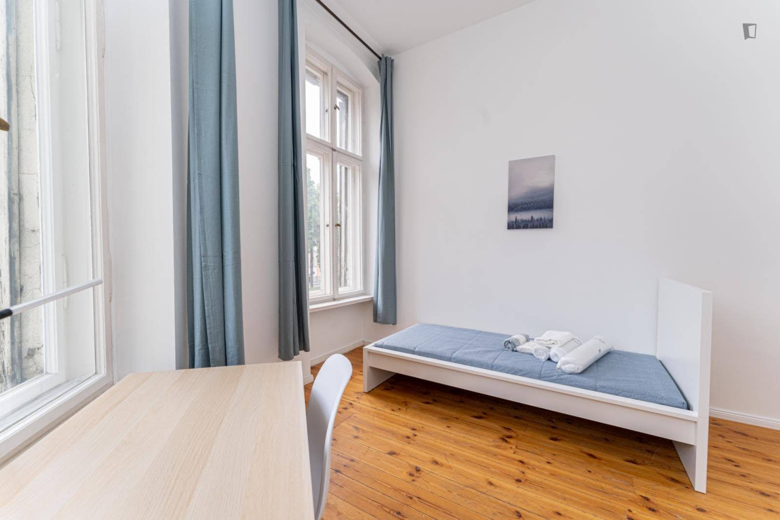 Bright single bedroom in a 4 bedroom apartment in Prenzlauer Berg photo 1