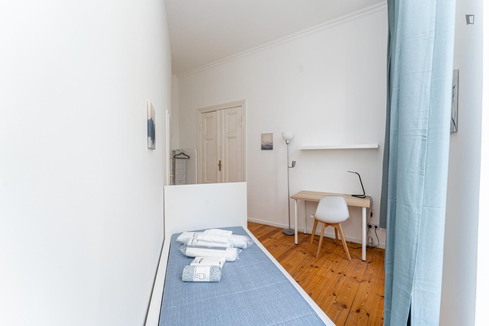 Cozy single bedroom in a 4 bedroom apartment in Prenzlauer Berg photo 1