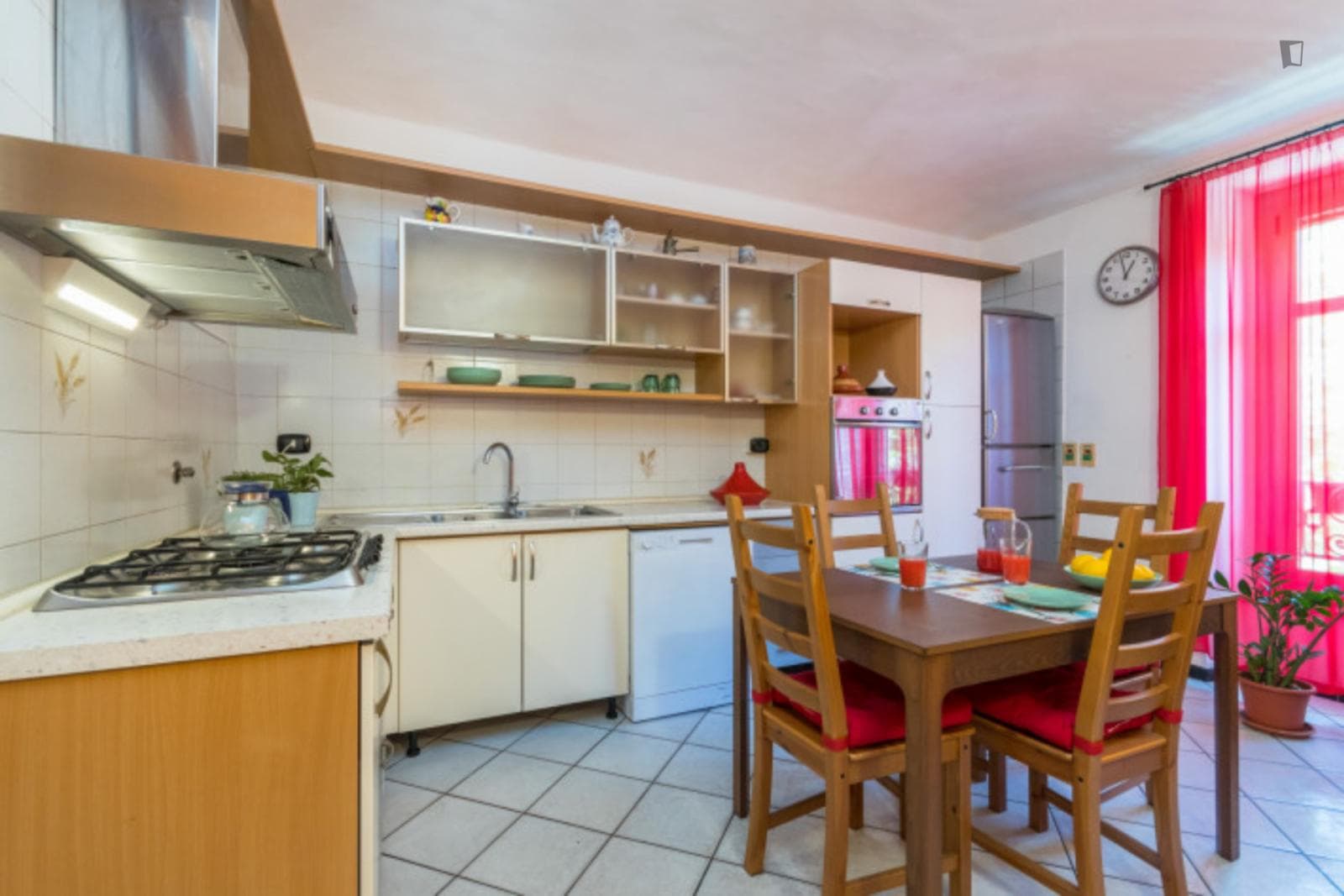 Spacious 2-bedroom apartment with balcony close to Campus Luigi Einaudi  photo 1
