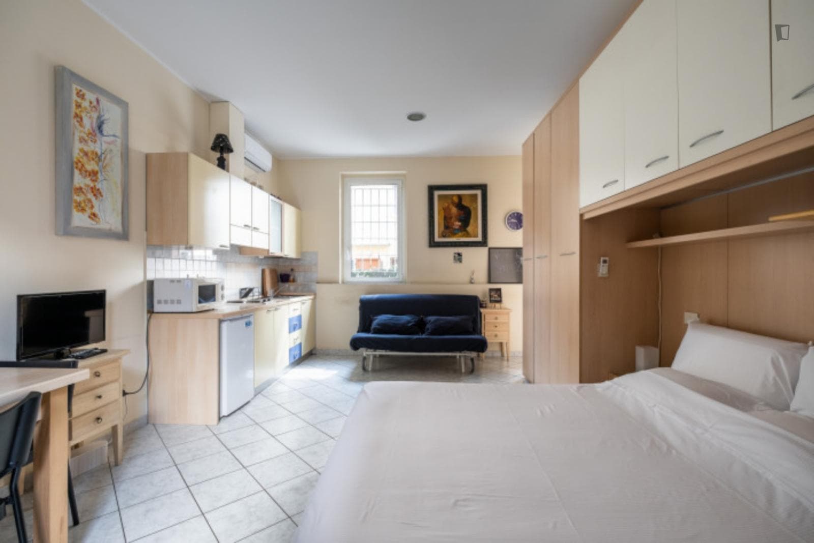 Appealing studio with a terrace, in the Centro district  photo 1