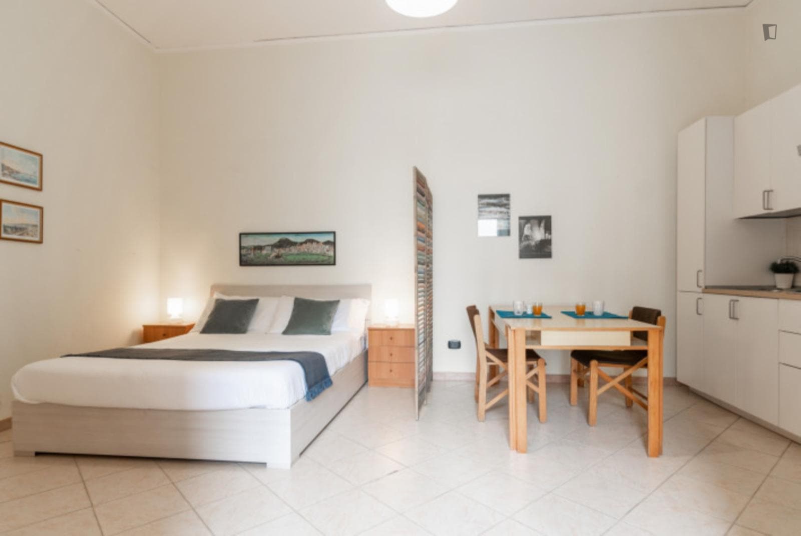 Compact studio in the centre of Naples photo 1