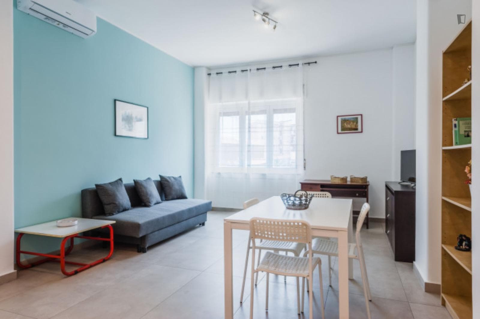 Modern 2-bedroom apartment a stone's throw from the historic centre photo 1