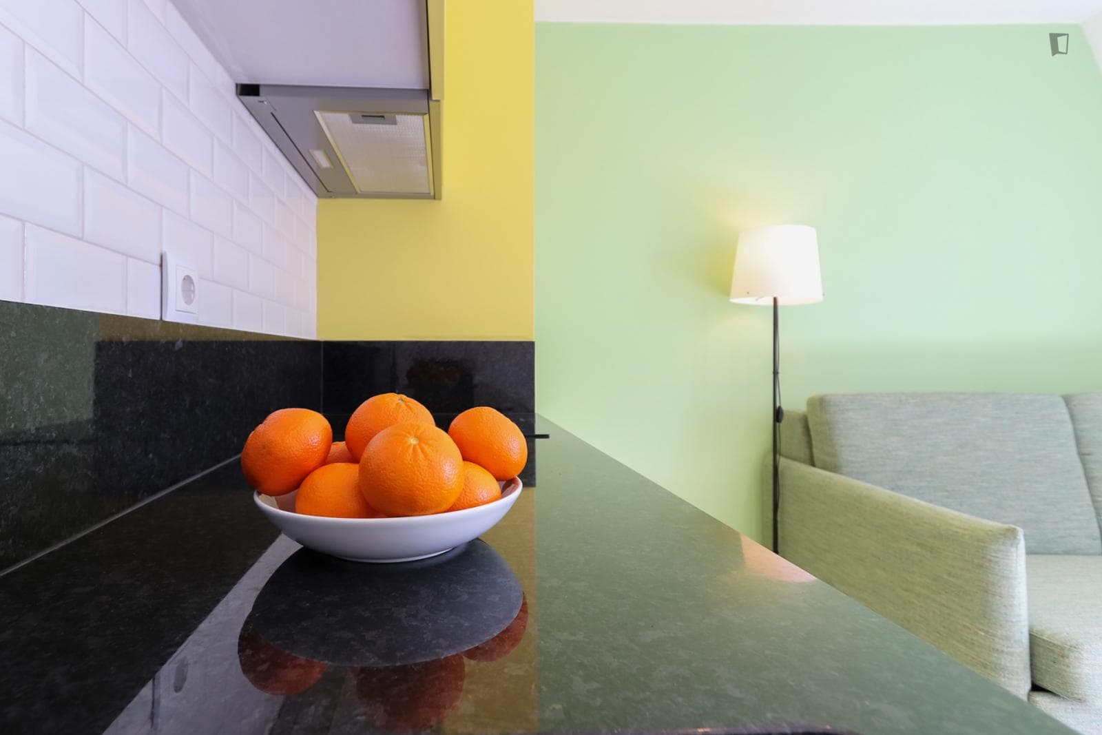 Sunny 1-bedroom apartment not far from Palácio Nacional da Ajuda photo 1
