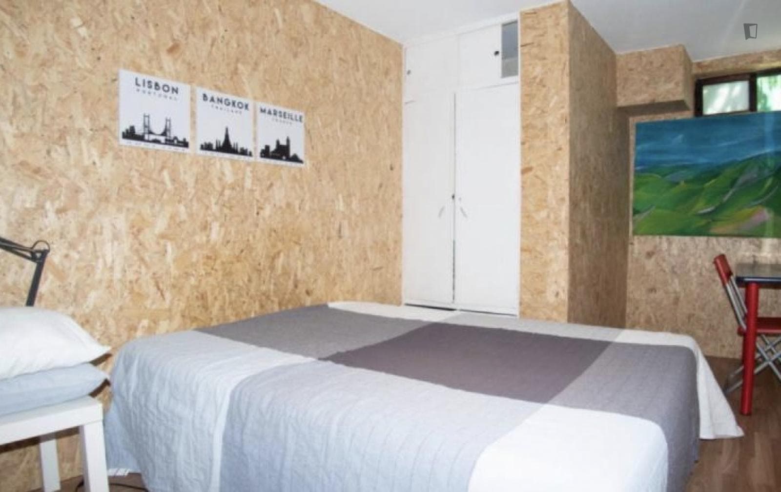 Nice double bedroom in a 6-bedroom house, close to Sao Pedro do Estoril station photo 1
