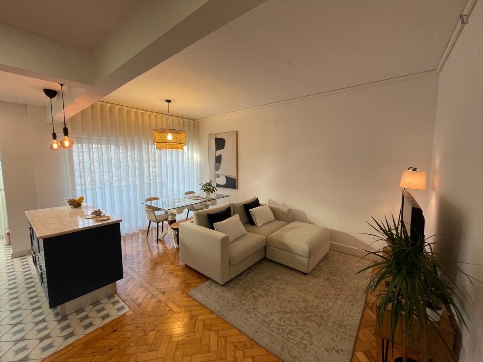 Spacious 1-bedroom apartment with a sunny balcony, in Penha de França photo 1