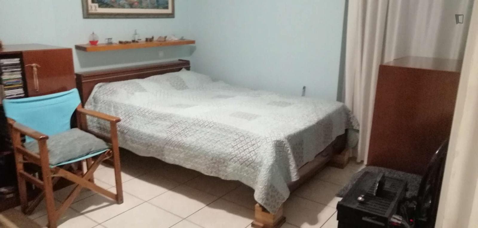 Nice double bedroom in a residential area of Athens photo 1