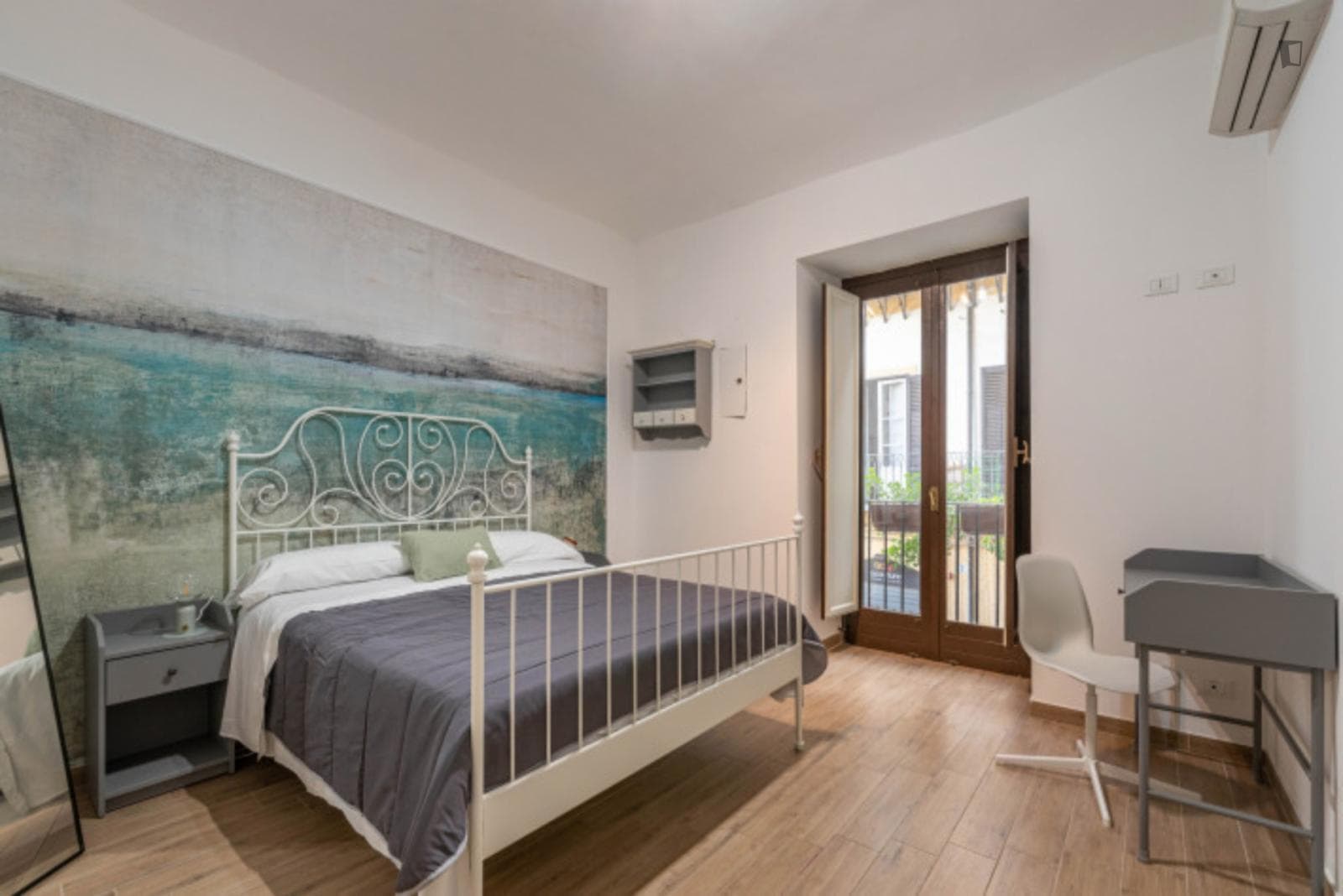 Cosy 1-bedroom apartment close to Palermo central station photo 1
