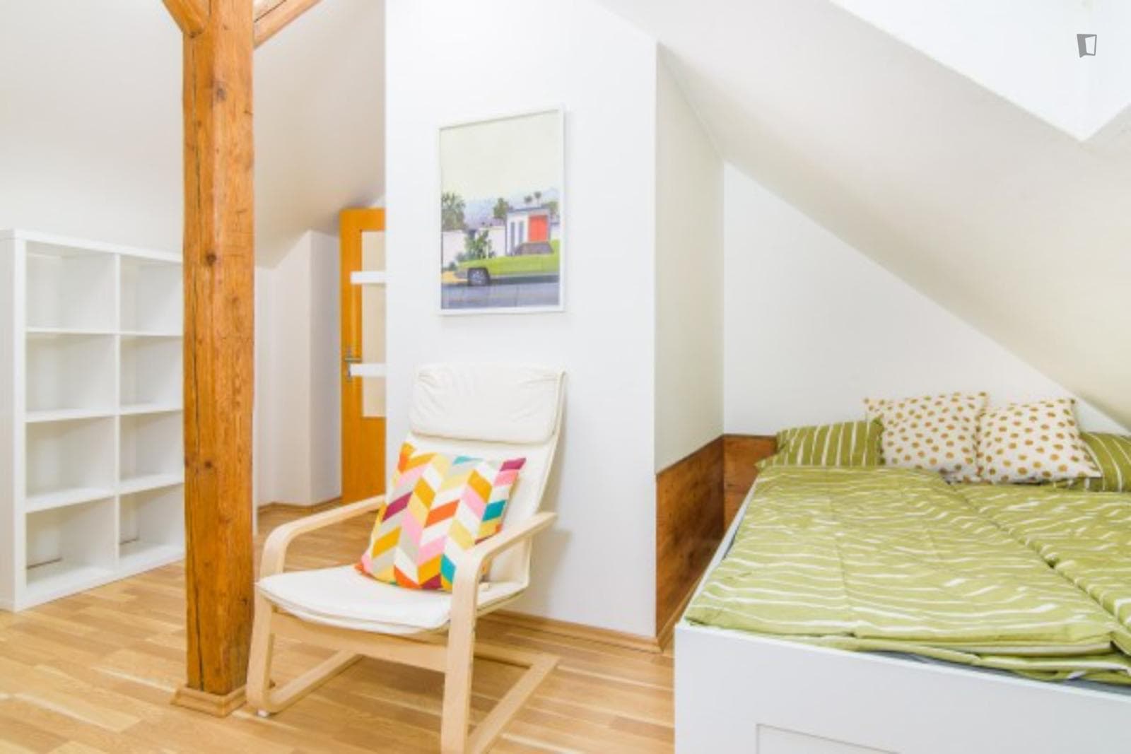 Cosy double bedroom in a 5-bedroom apartment close to Tyršův vrch photo 1