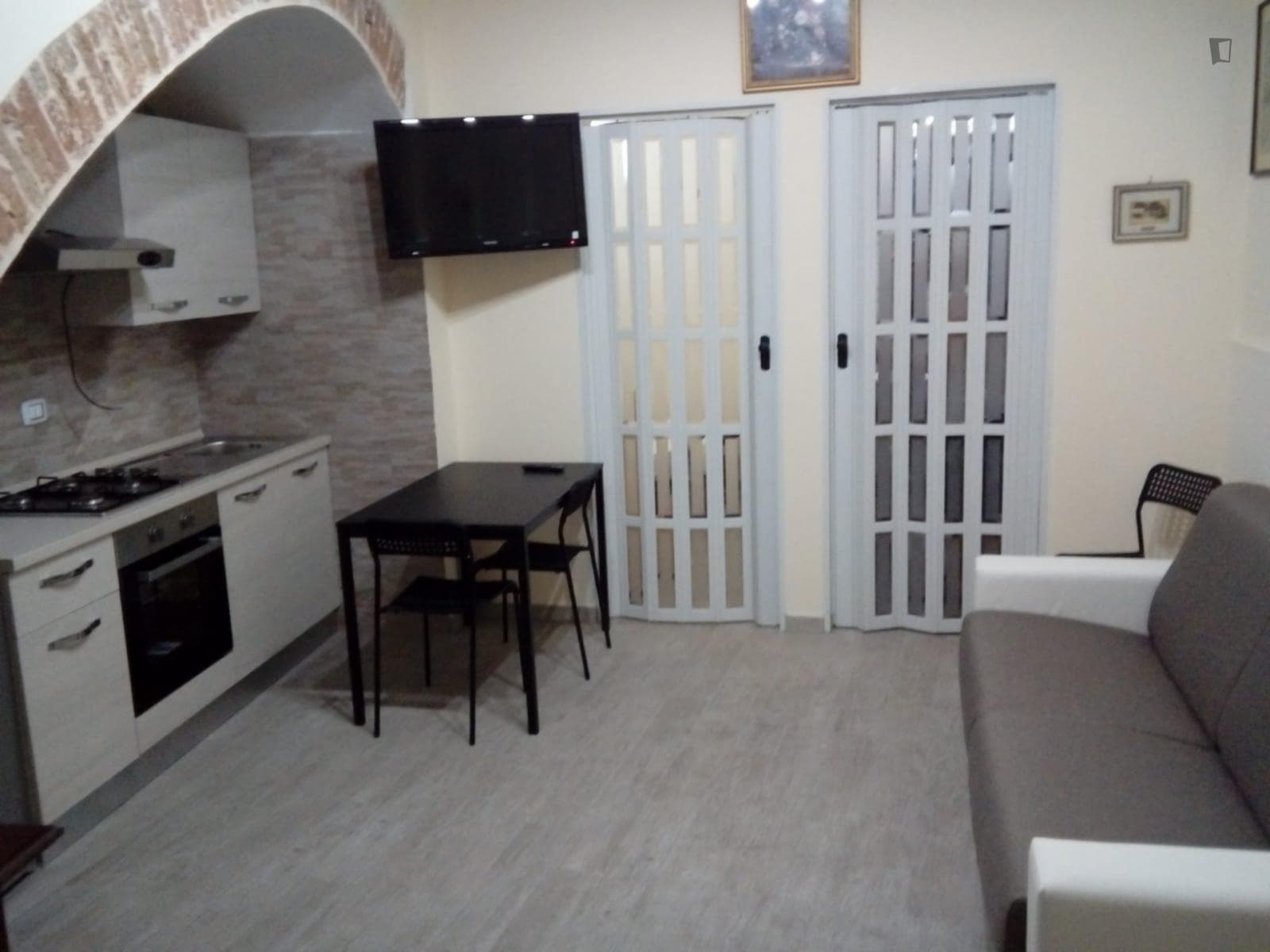 Comfy studio close to Piazza Duomo and Convento Benedettini photo 1