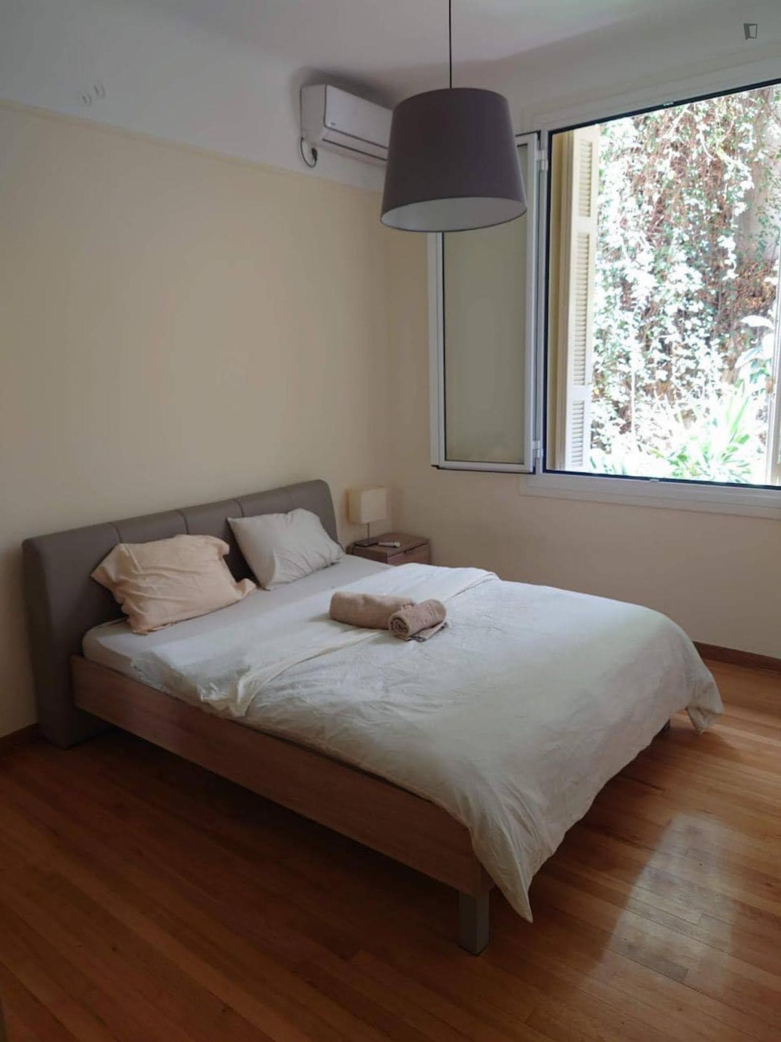Nice double bedroom in a beautiful residential area of Athens photo 1