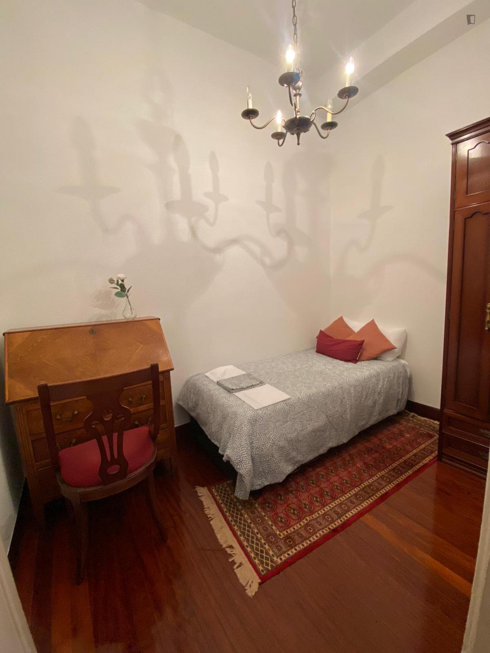 Pleasant single bedroom in Abando photo 1