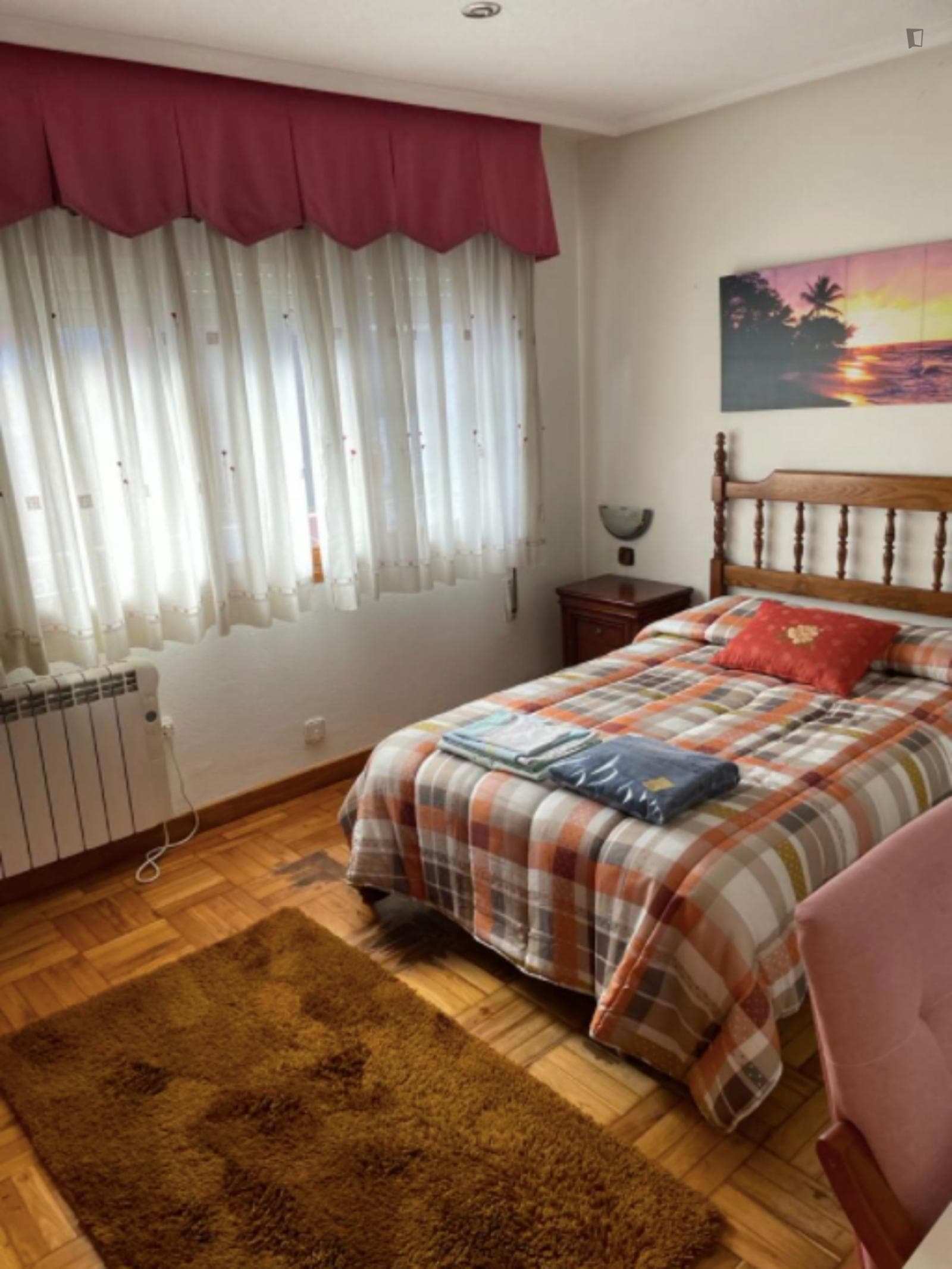 Sunny and warm room in the heart of Oviedo photo 1
