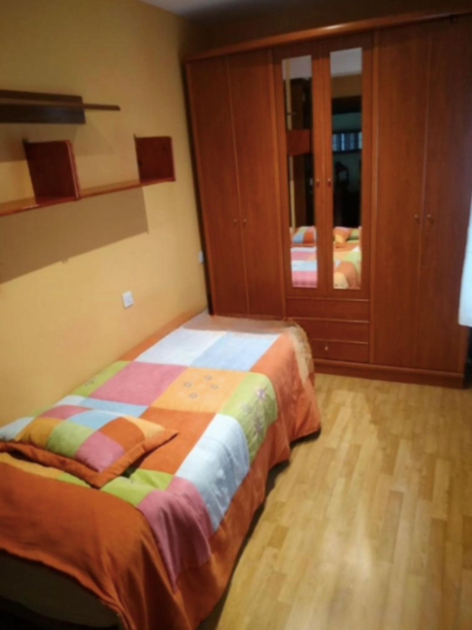 Super practical room in the heart of Oviedo photo 1