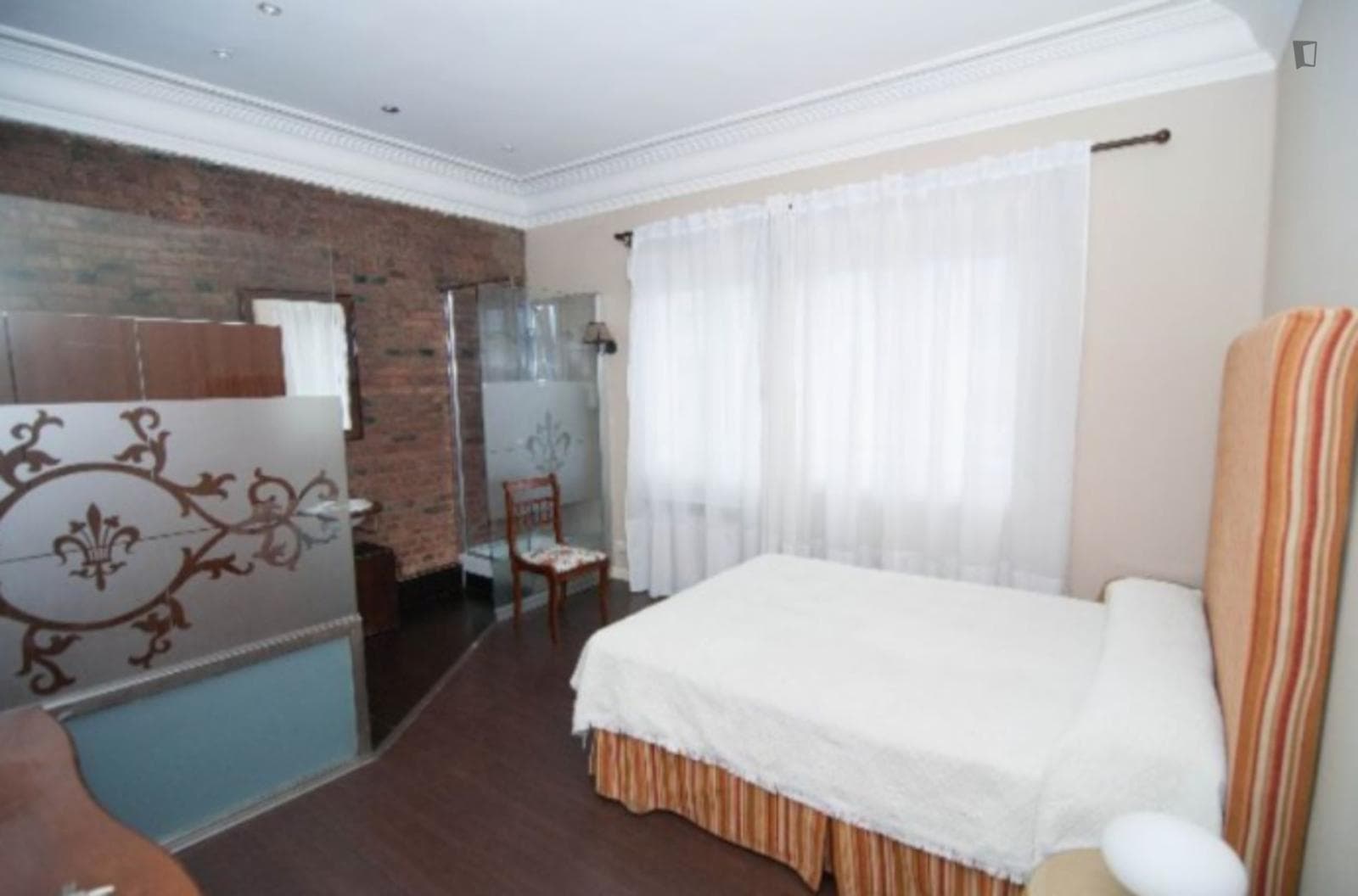 Room with university atmosphere in the heart of Oviedo photo 1