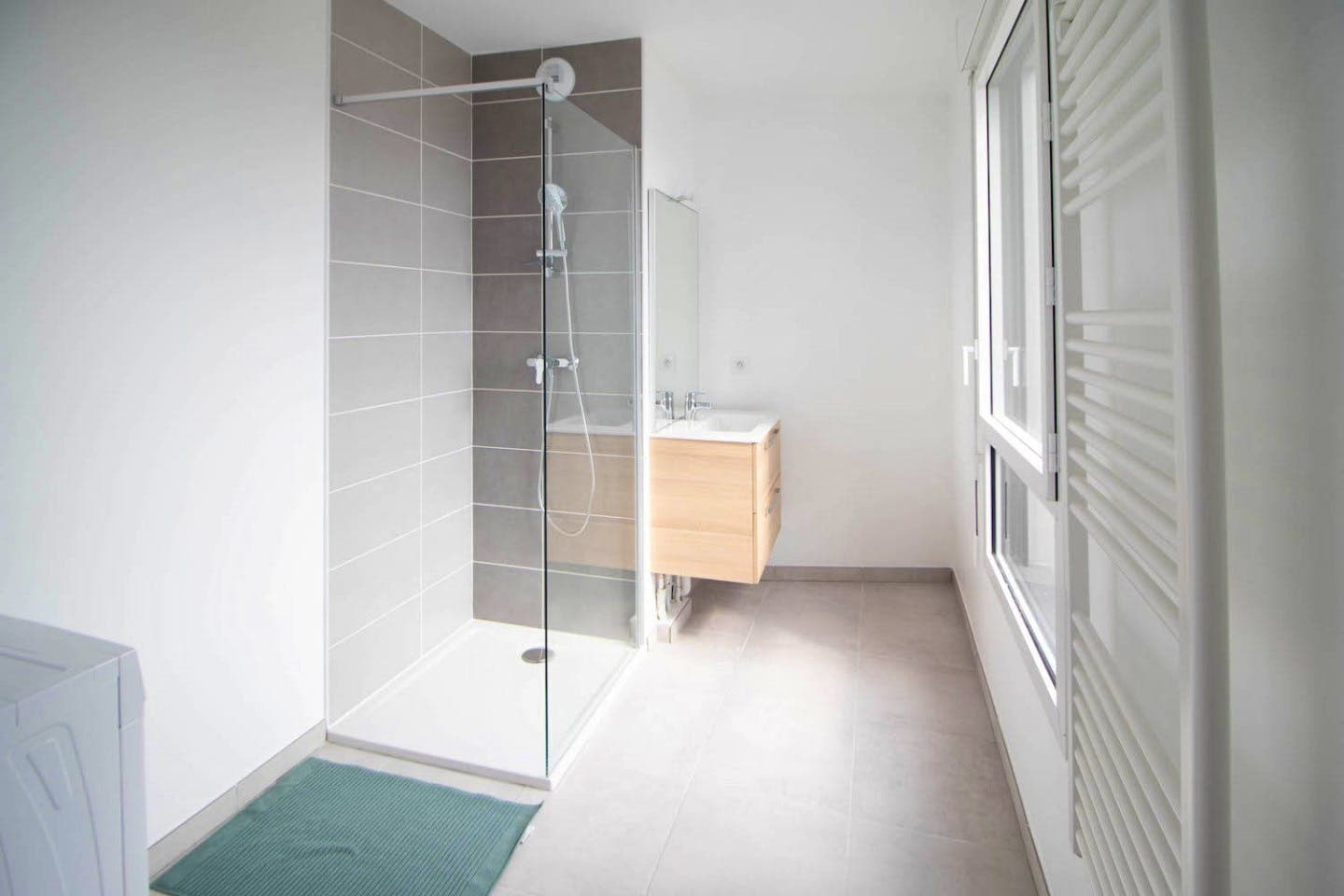 Large 99 m² apartment in coliving in Villeurbanne photo 1