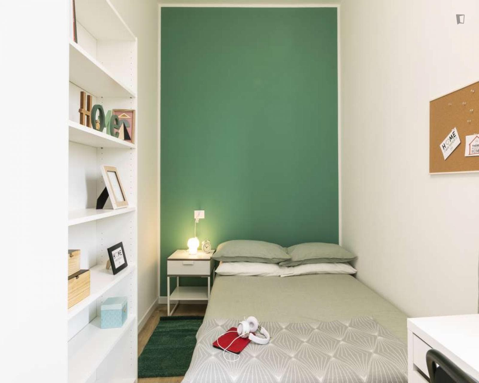 Tasteful single bedroom in a seven-bedroom flat near Ferrera park photo 1