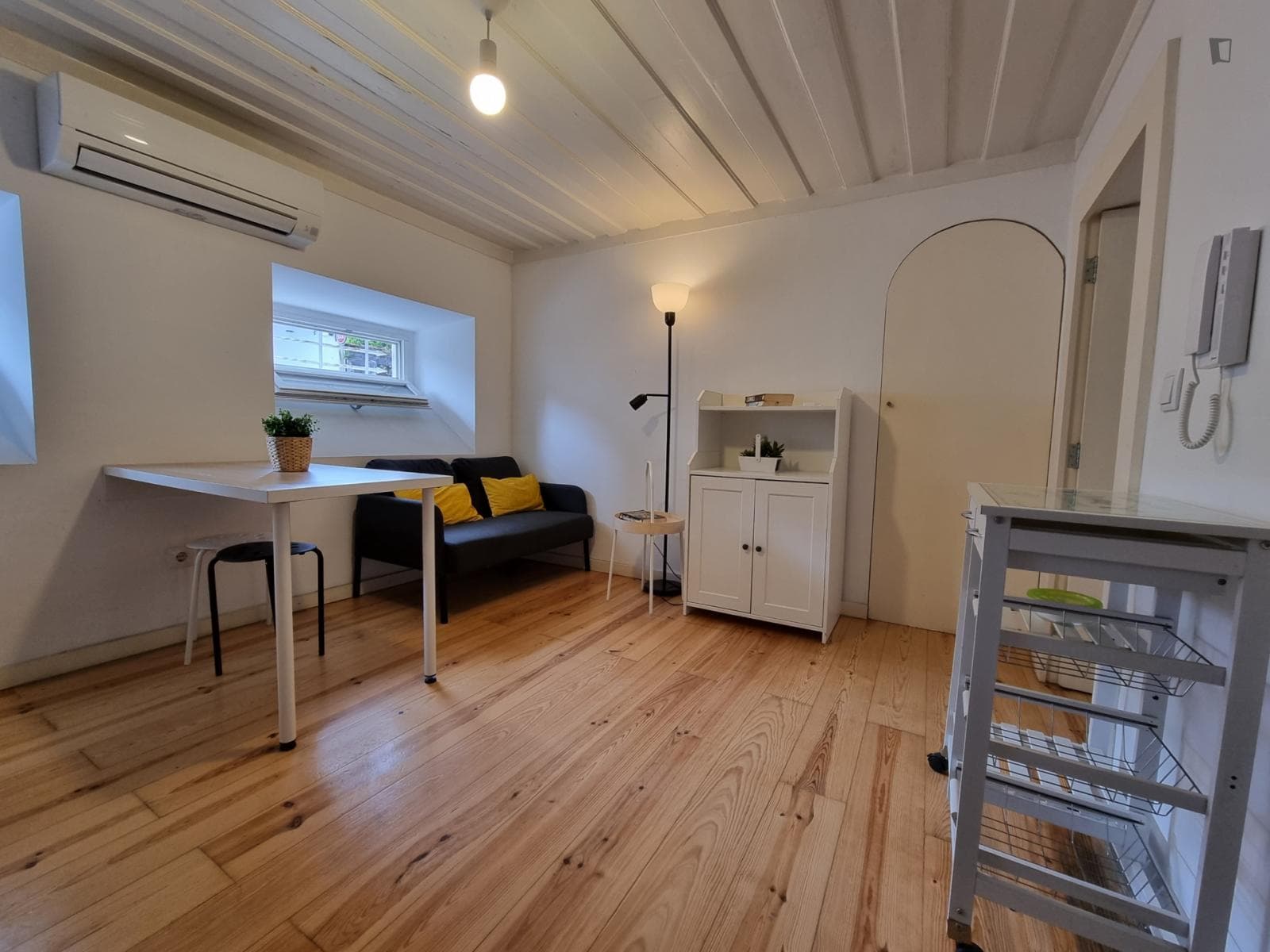 Welcoming 1-bedroom apartment in Montes Claros photo 1