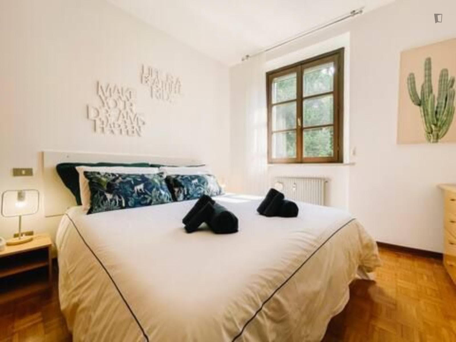 Comfy Apartment in the City Center in Historic Building photo 1