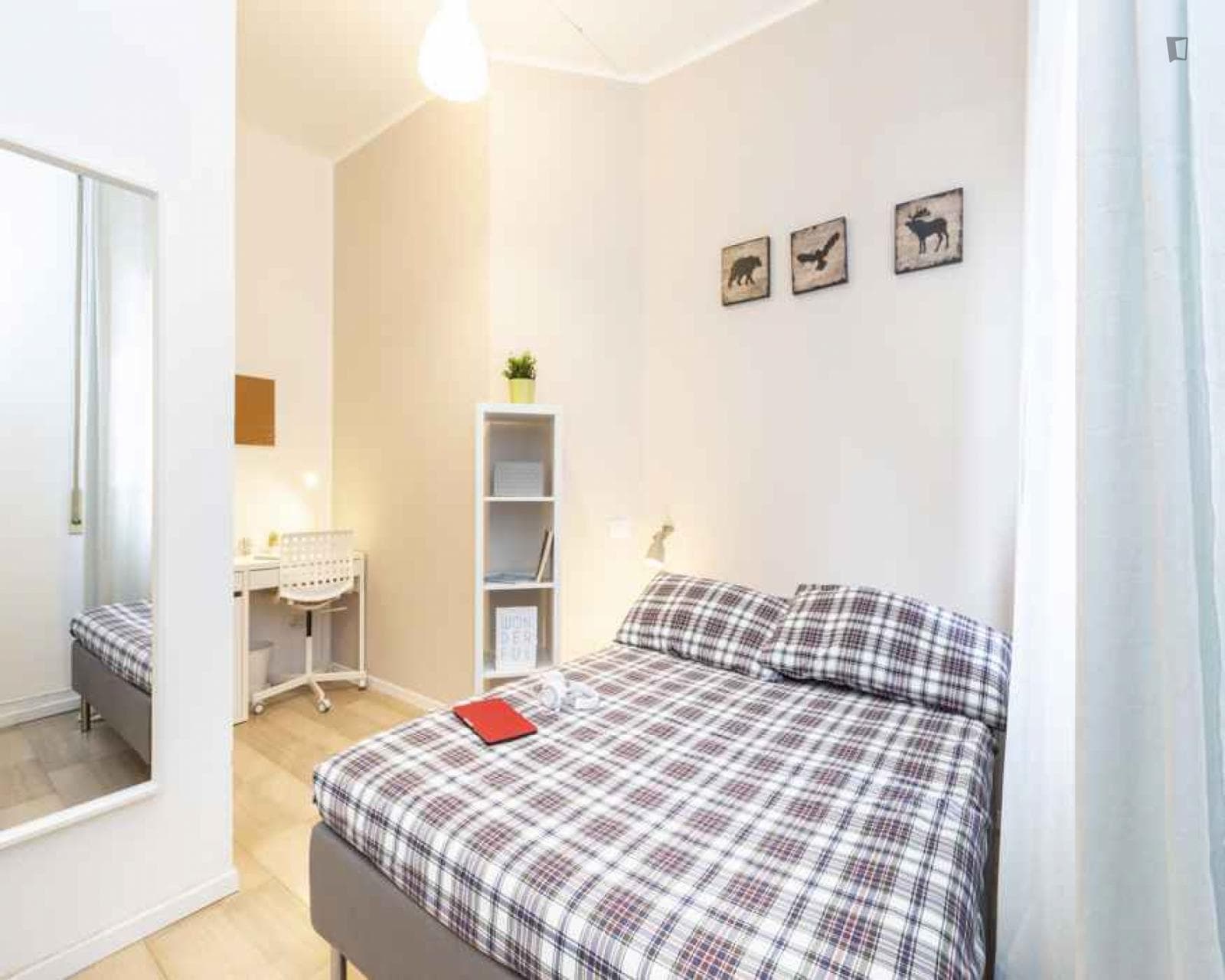 Comfy sinle bedroom in a five-bedroom flat near Brenta metro station photo 1