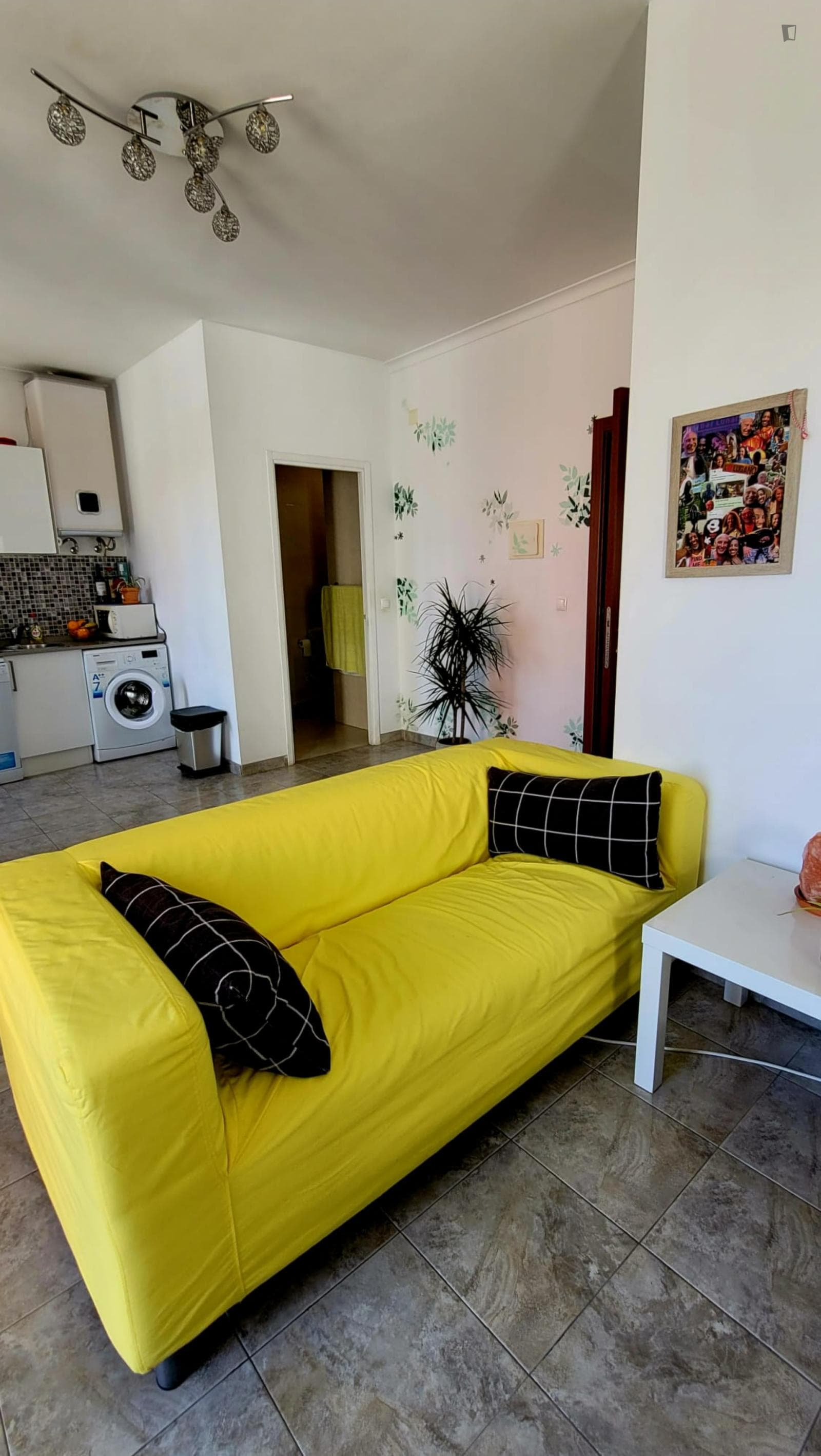 Charming 1-bedroom apartment with 2 beds and outdoor area in Alfama photo 1