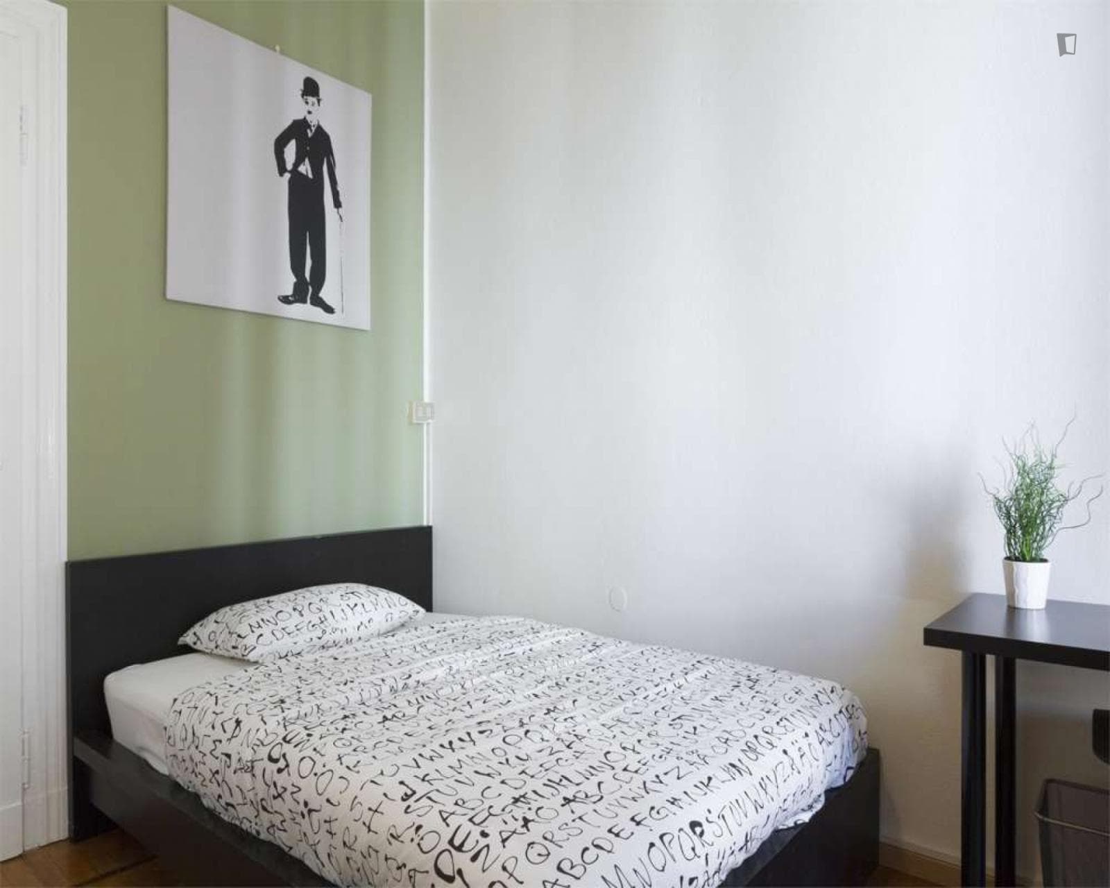Cosy single bedroom in a five-bedroom flat near Politecnico photo 1