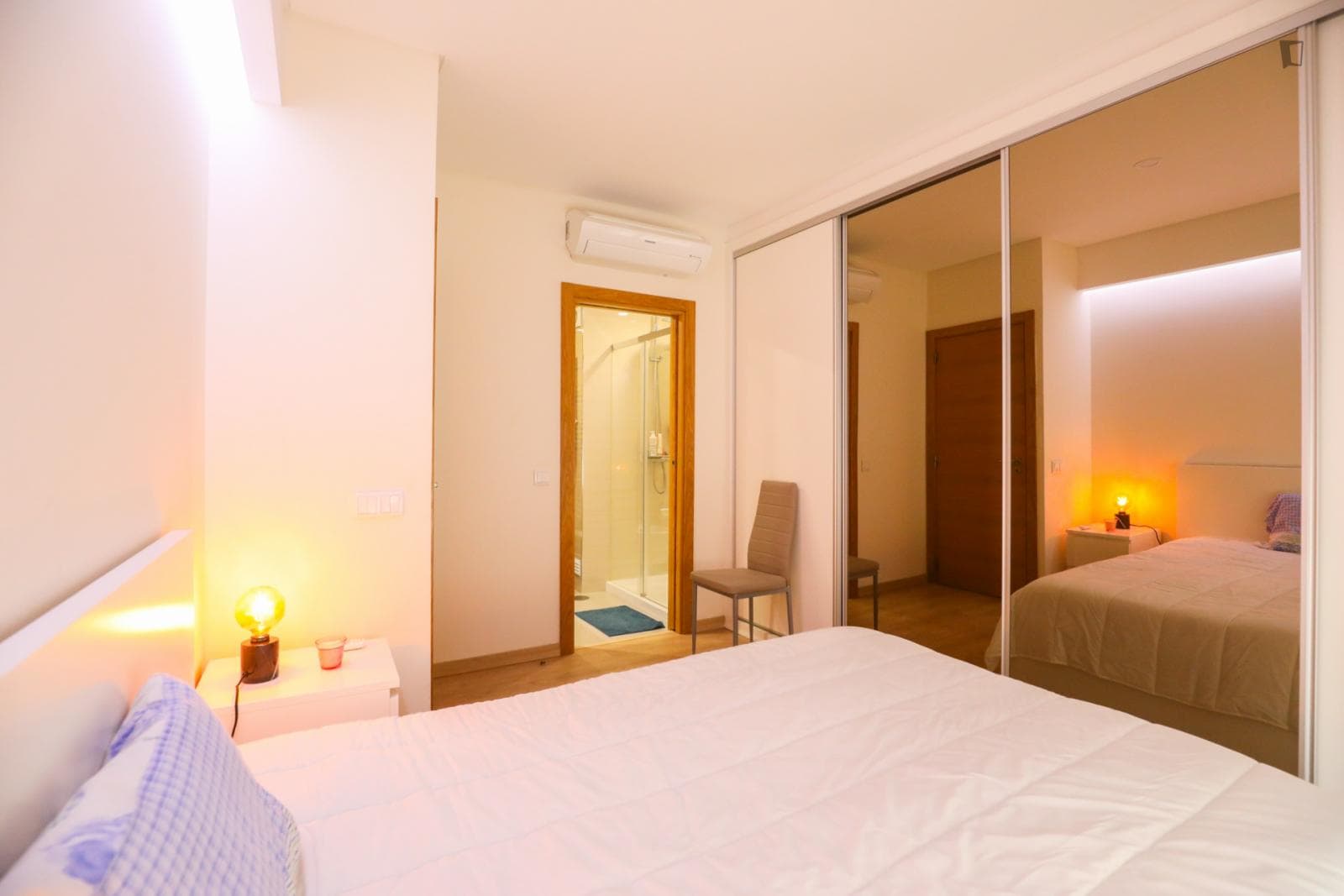 Amazing double ensuite bedroom close to Braço de Prata train station photo 1