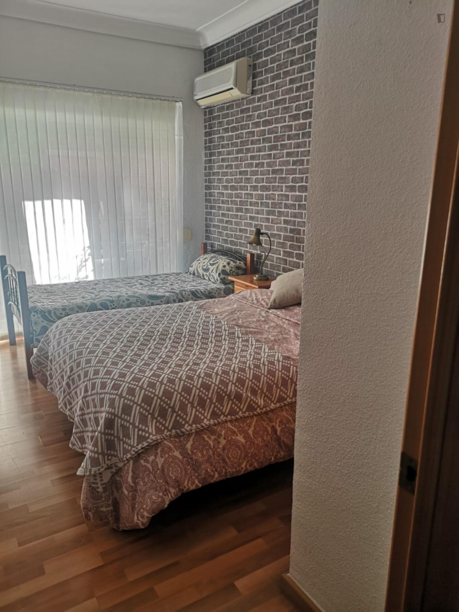 Cozy double bedroom in Alicante city center photo 1